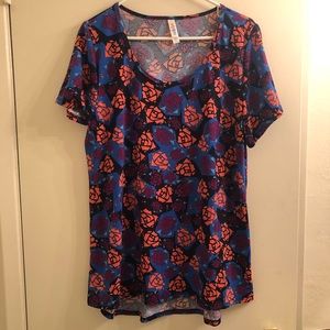 ✨✨Classic T, LuLaRoe, roses, XL✨✨